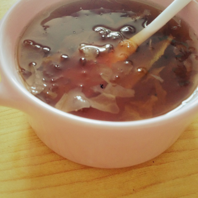蔓越莓桃胶银耳羹