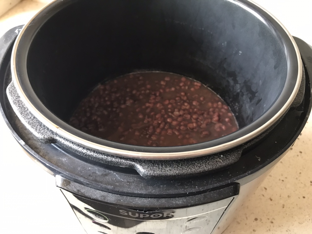 自制红豆沙的做法 步骤2