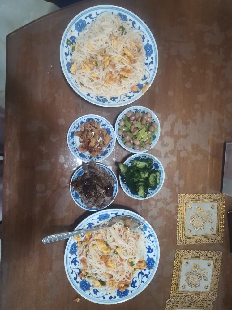 恨不得抱着锅舔的番茄鸡蛋面