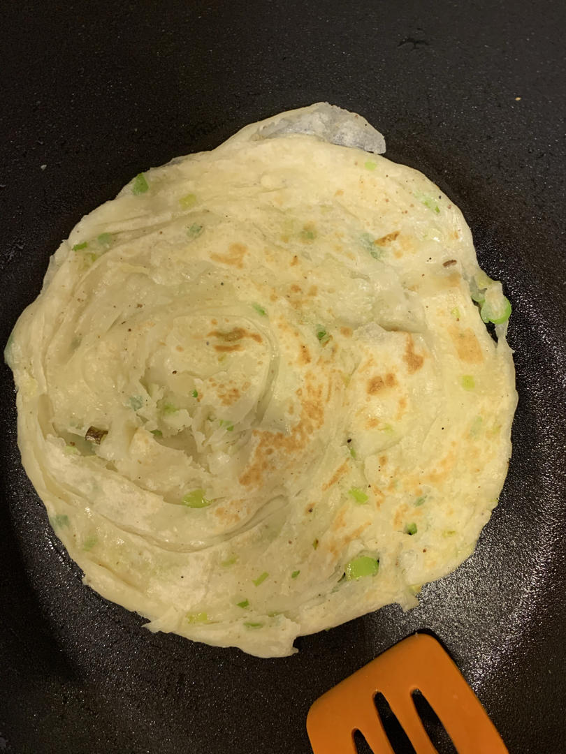 家常葱油饼 柔软多层 凉了也不硬 附细节视频详解