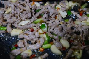 超下饭的酸菜炒肉丝的做法 步骤1