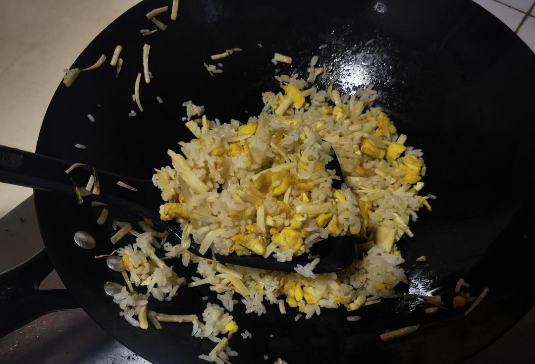 茭白蛋炒饭