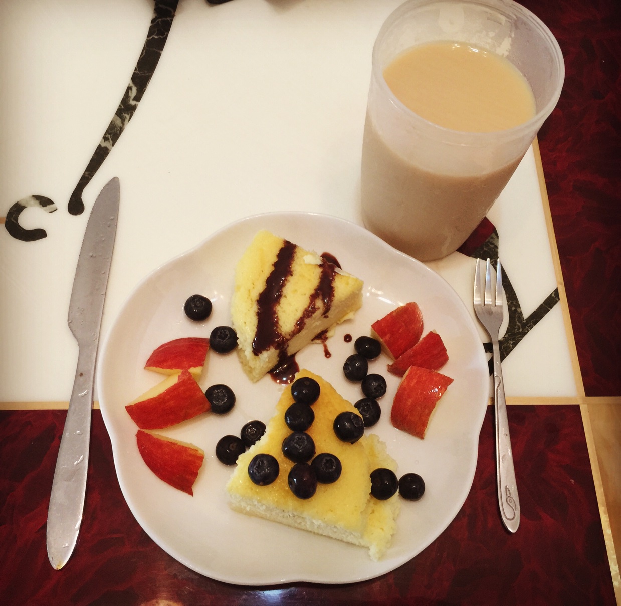 yeenok做的认真的吃早餐