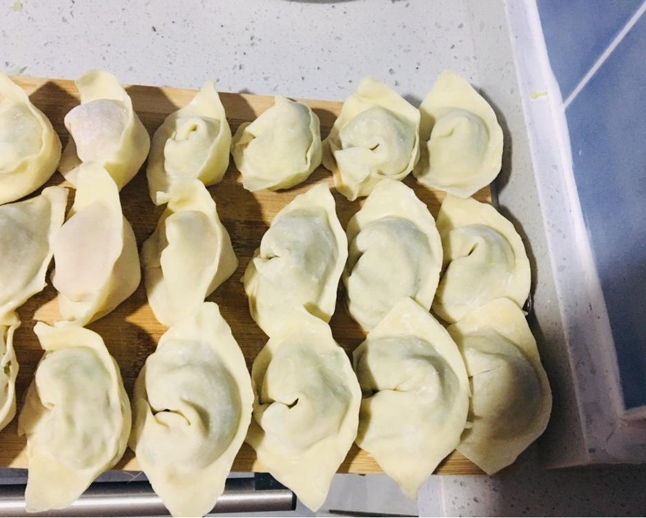 上海菜肉馄饨（附两种馄饨的包法）