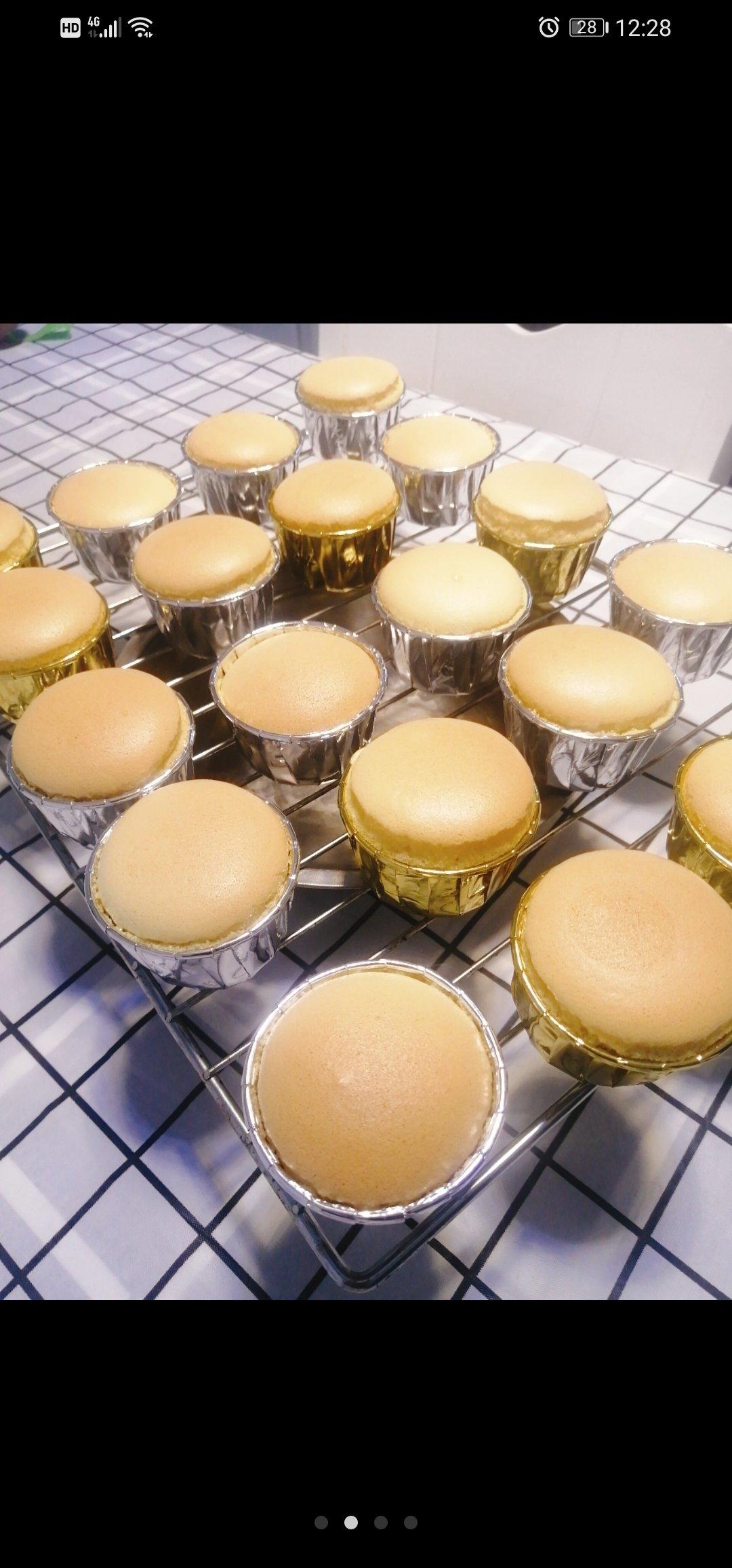 不回缩不开裂戚风纸杯蛋糕