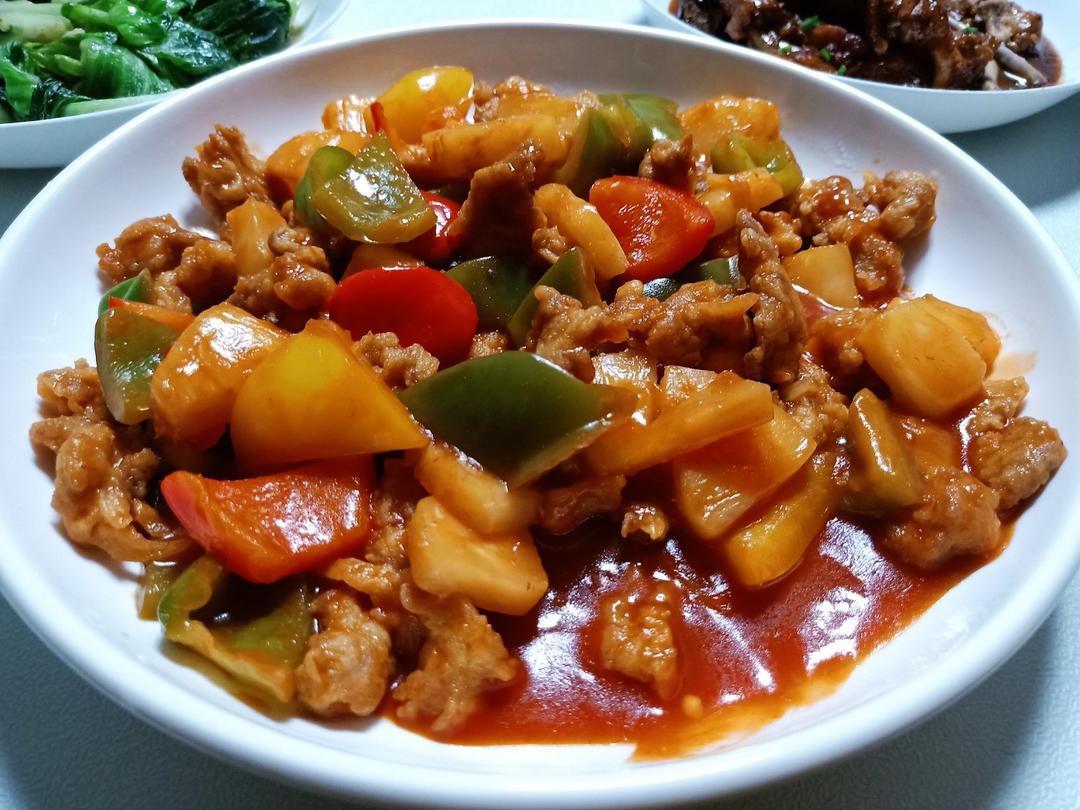 菠萝咕咾肉，咬一口不老的灵魂