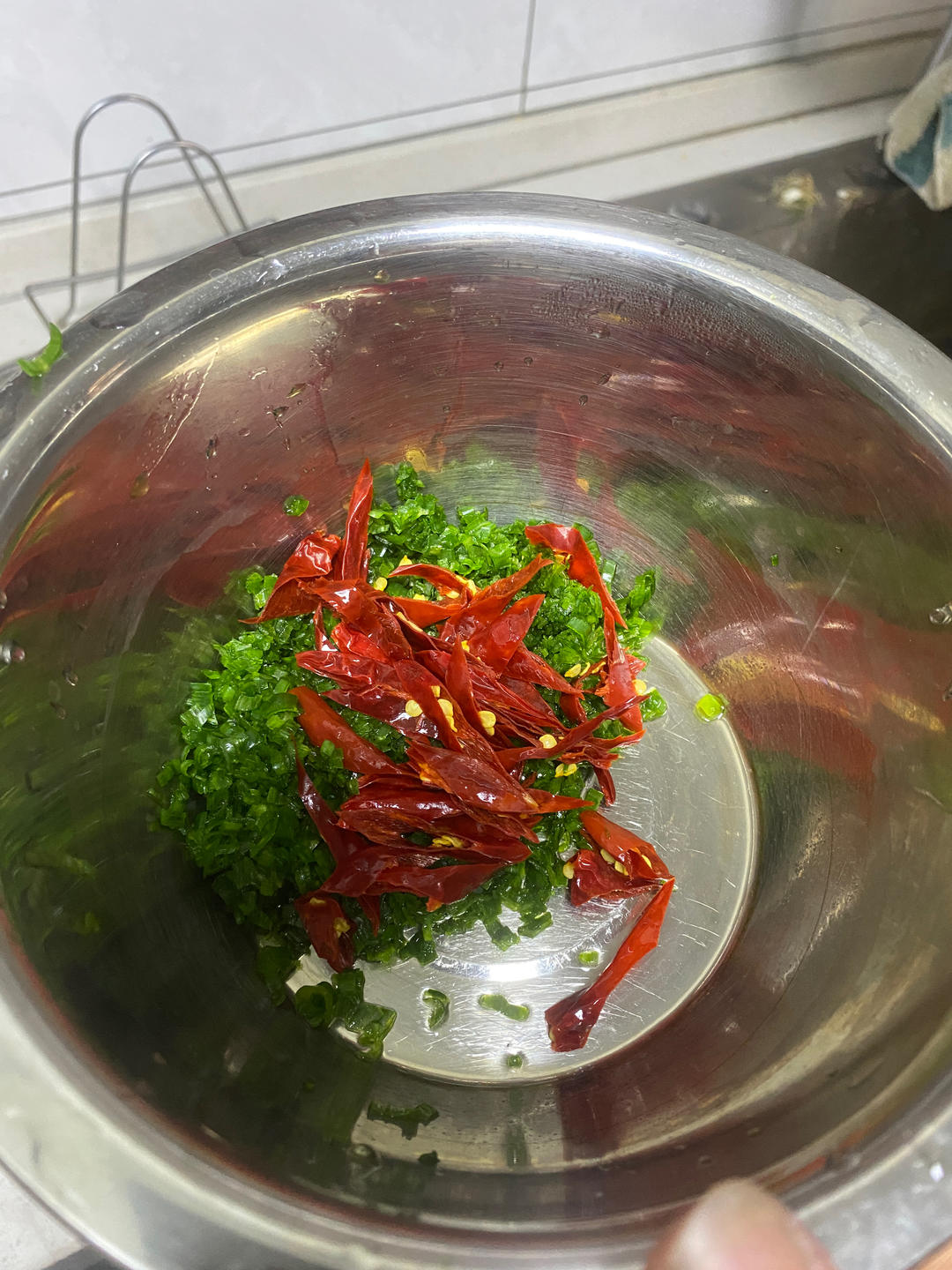 葱油青笋丝/葱油莴笋丝的做法 步骤2