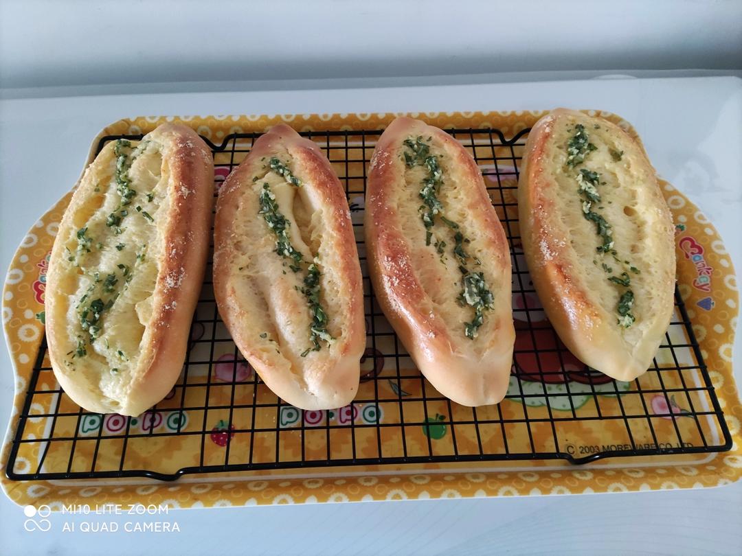 黄金芝士蒜香法式软面包｜芝香浓郁