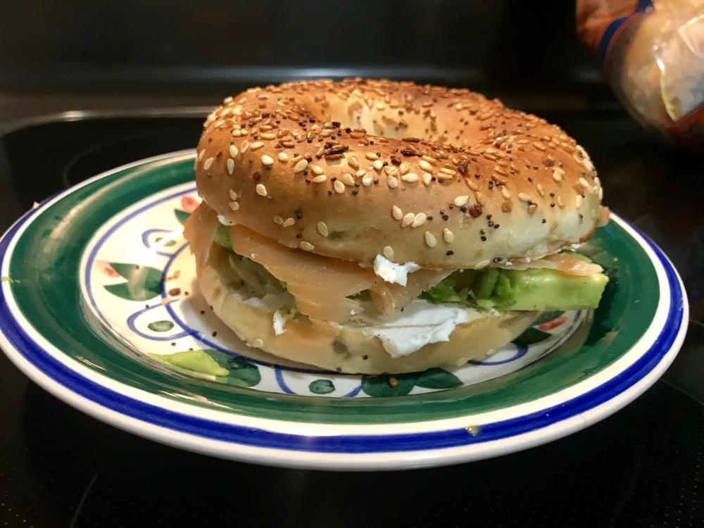 Smoked Salmon Bagel熏三文鱼贝果/面包圈