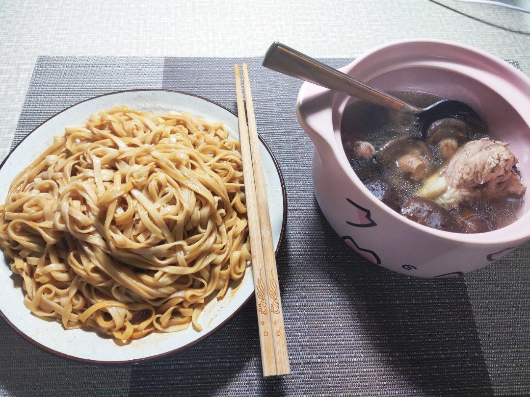 10分钟搞定的一碗葱油拌面