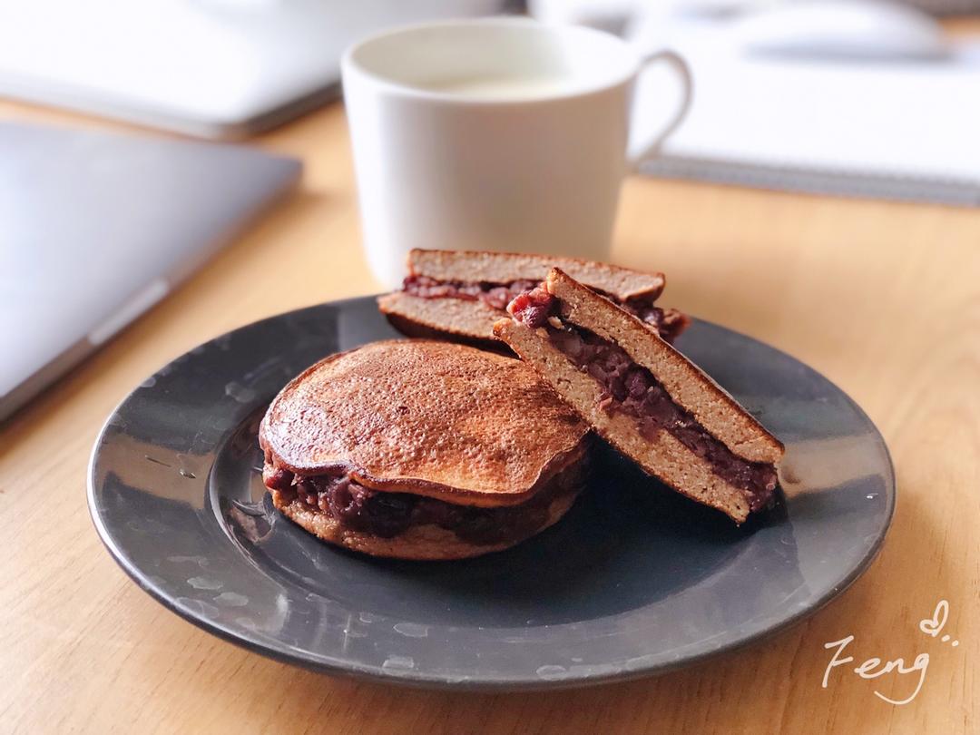 椰子粉巧克力香蕉煎饼pancakes