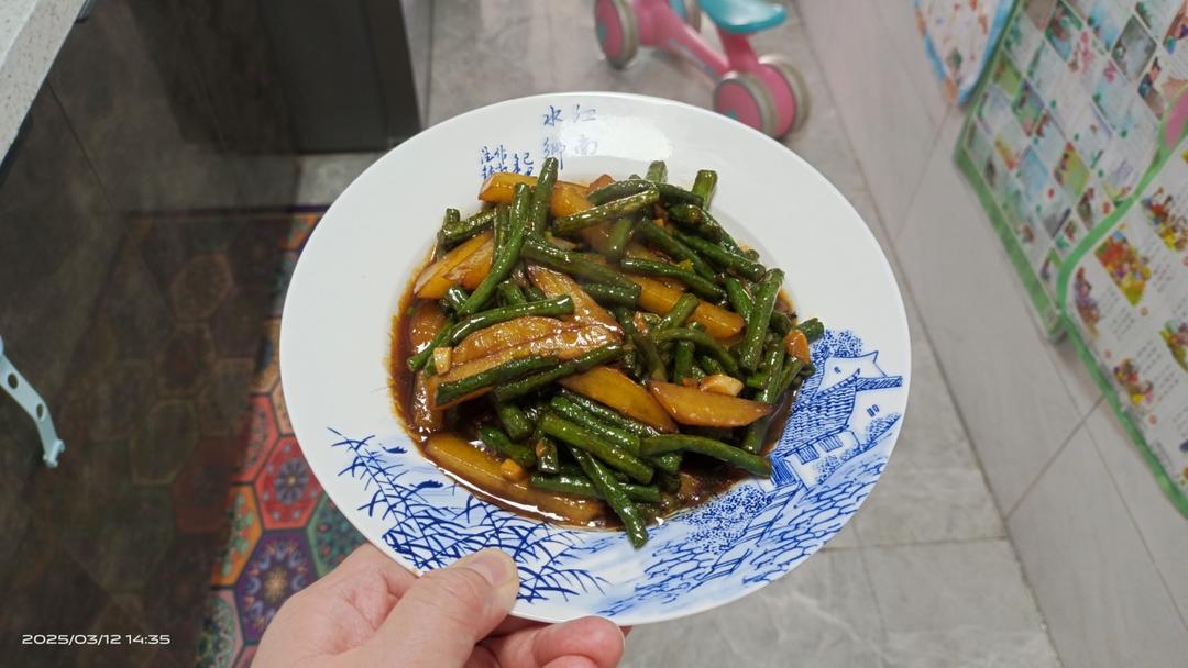 土豆焖豆角