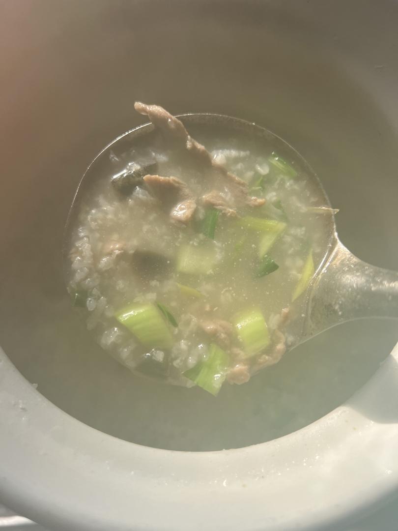 妈妈👩教我做的皮蛋瘦肉粥🥣简单快捷美味😋