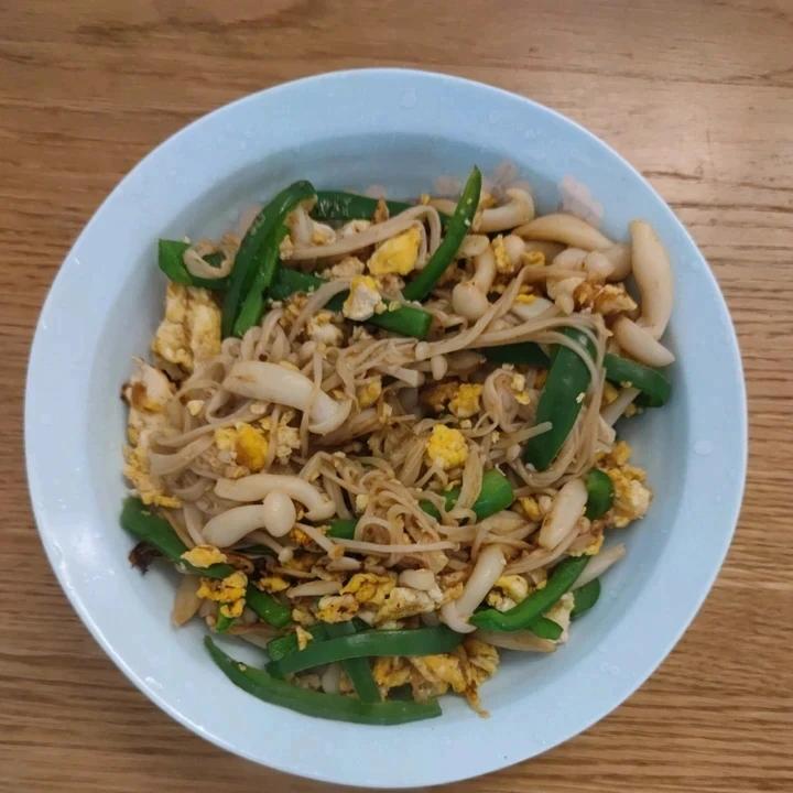 白玉菇炒鸡蛋