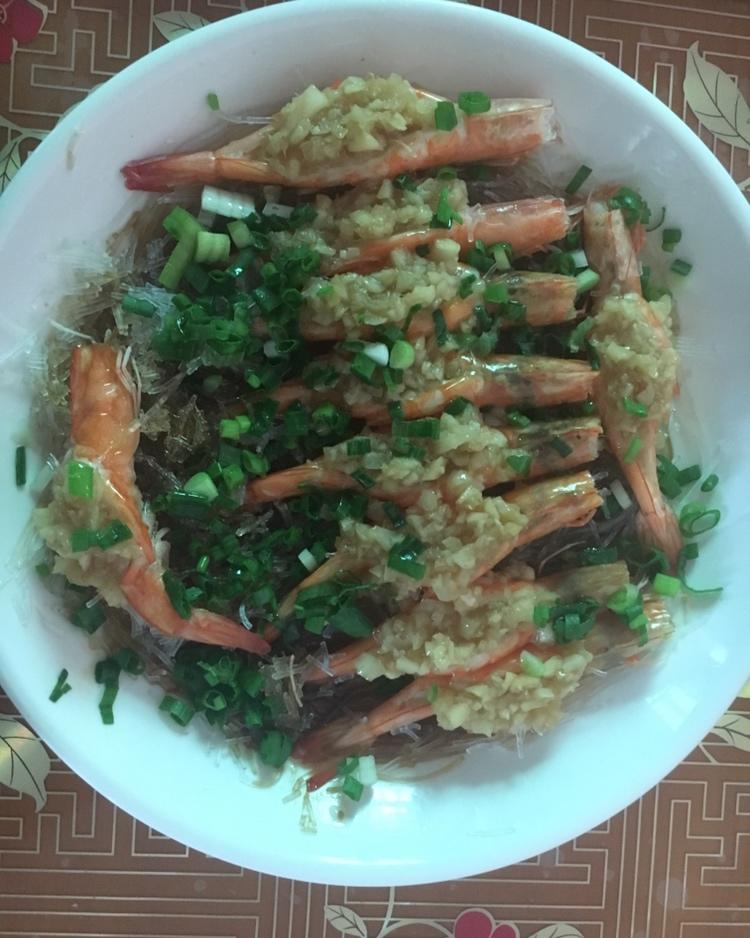 【蒜蓉粉丝蒸虾】