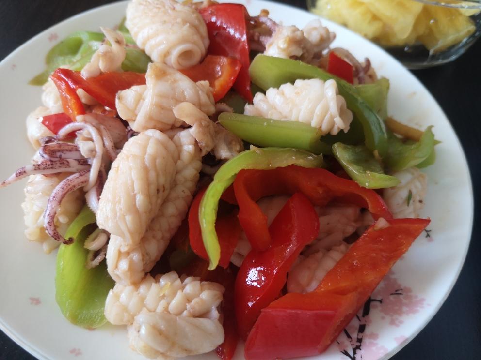 青红椒爆炒鱿鱼