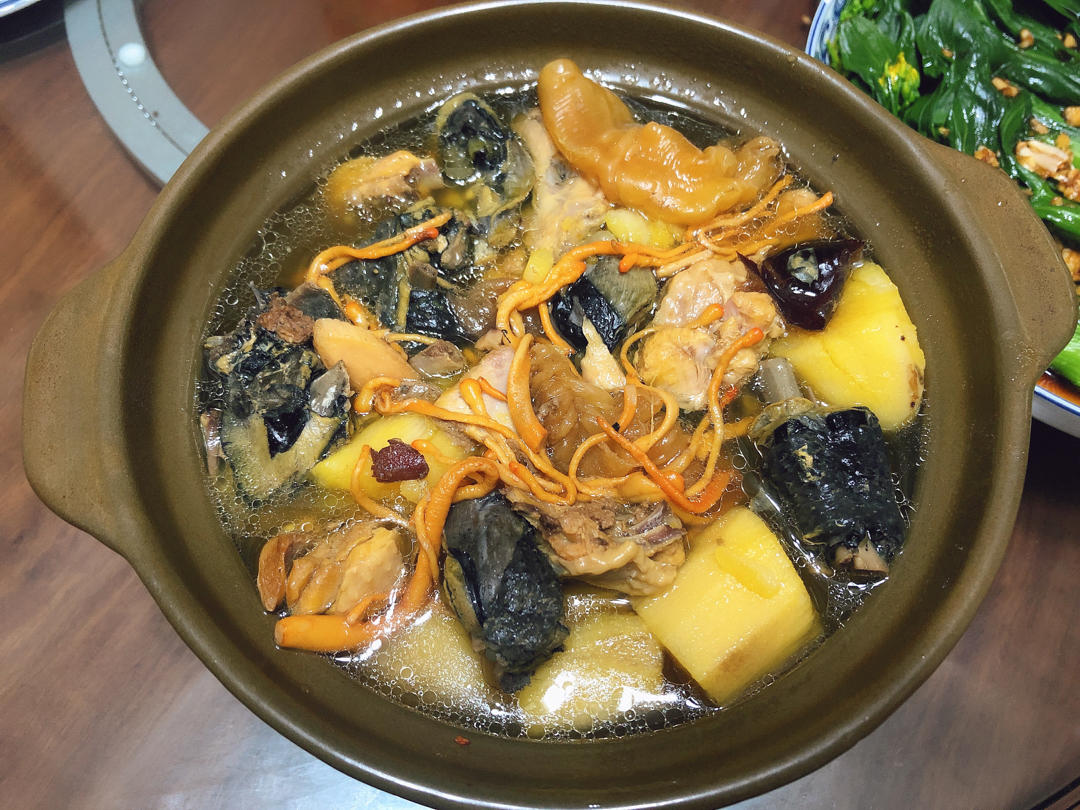 虫草花煲鸡汤