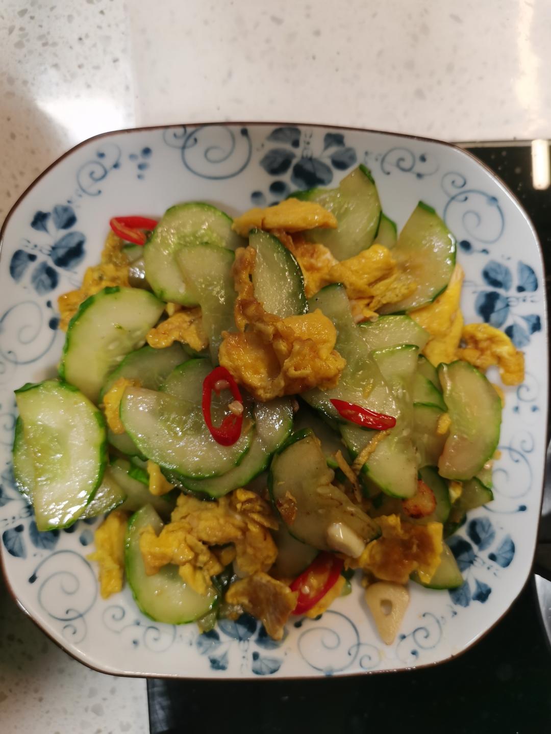 五分钟下饭菜黄瓜火腿炒鸡蛋
