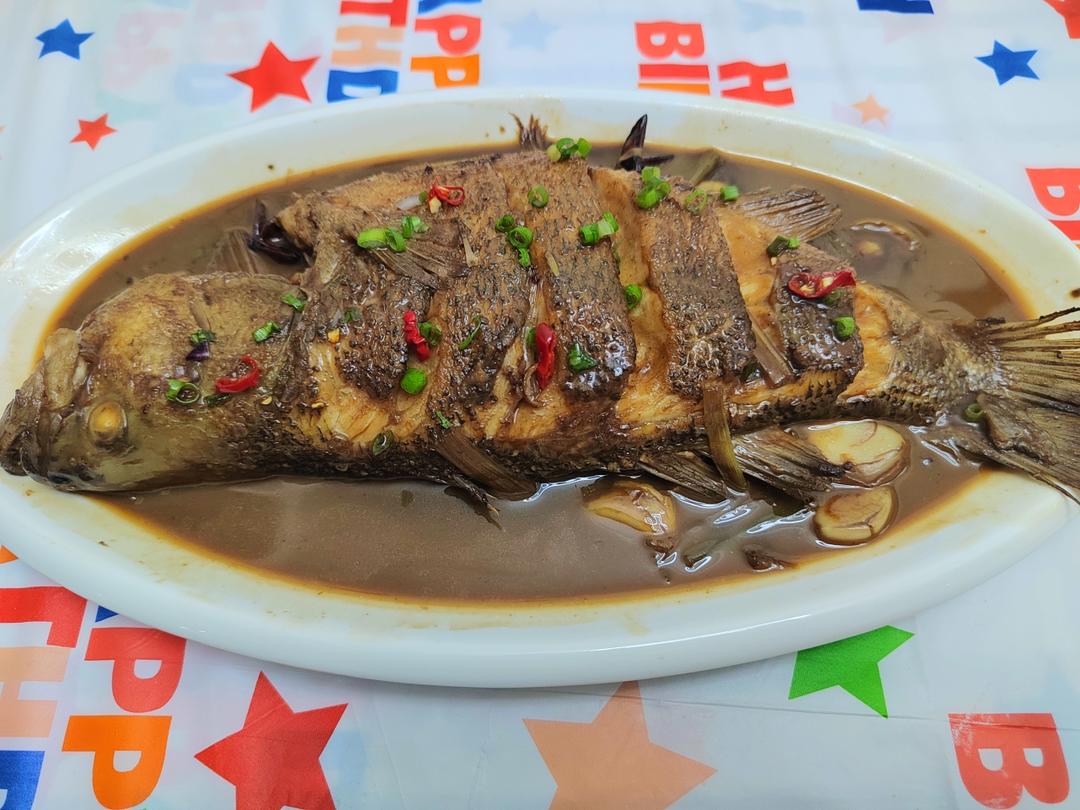 红烧鲈鱼
