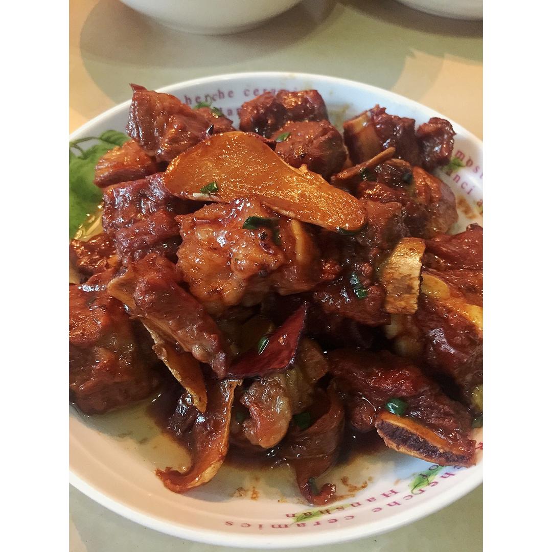 超级好吃的红烧小排