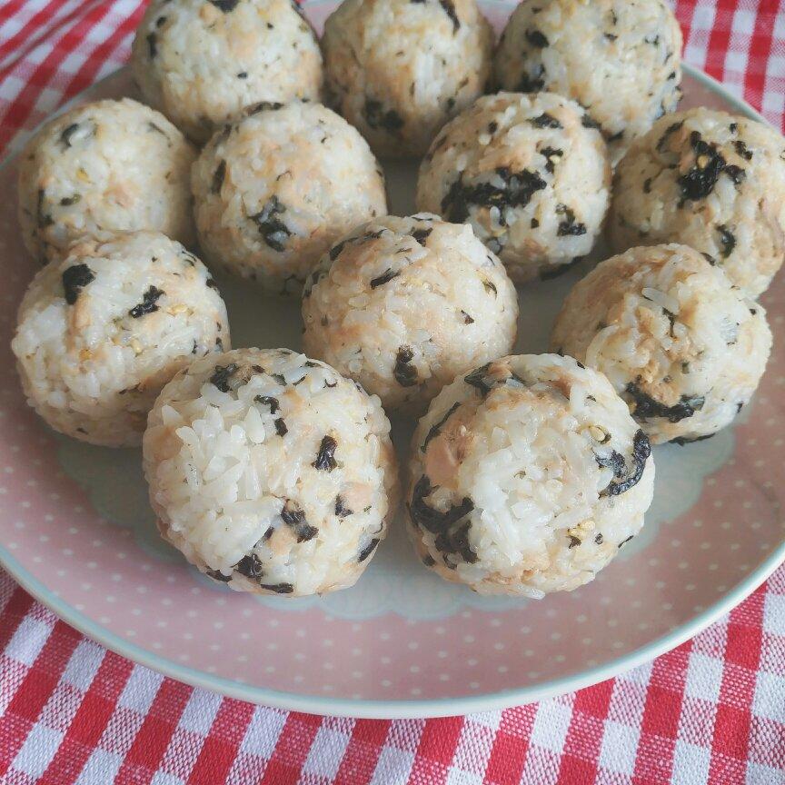 金枪鱼饭团