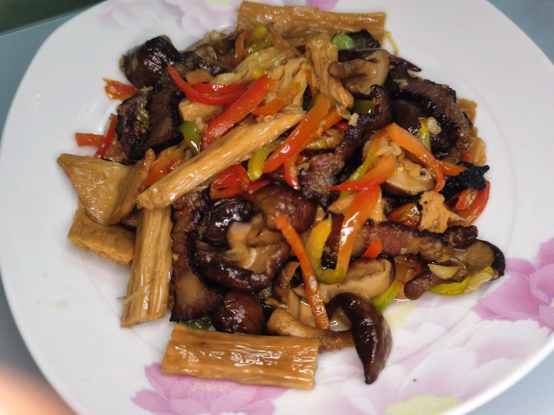 笋干香菇炒腊肉