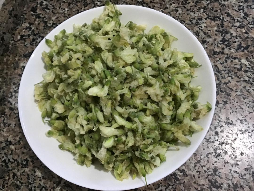 蒸槐花