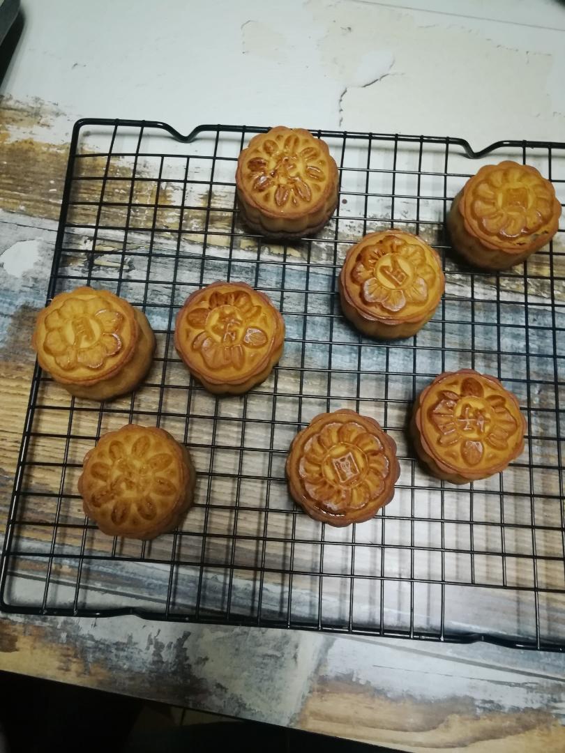 广式月饼—蛋黄莲蓉月饼