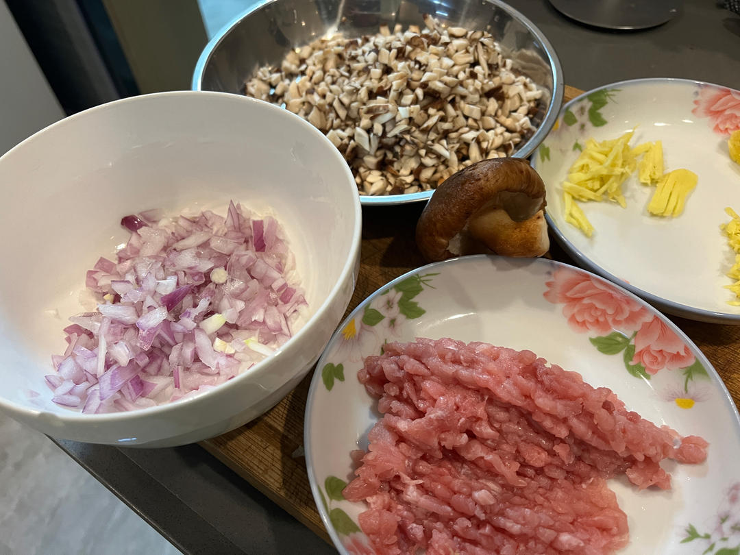 香菇肉酱拌面