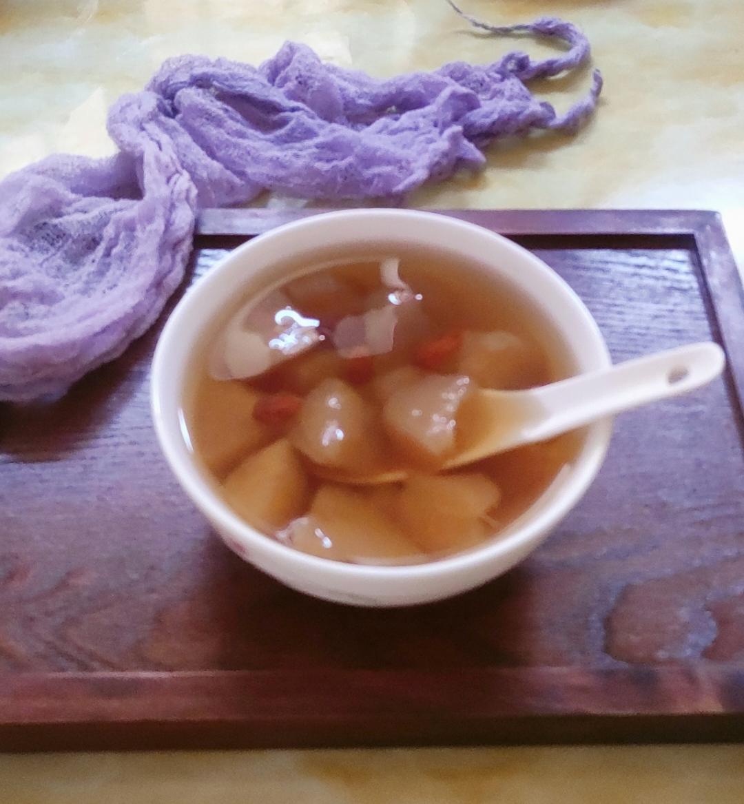 冰糖百合雪梨汤