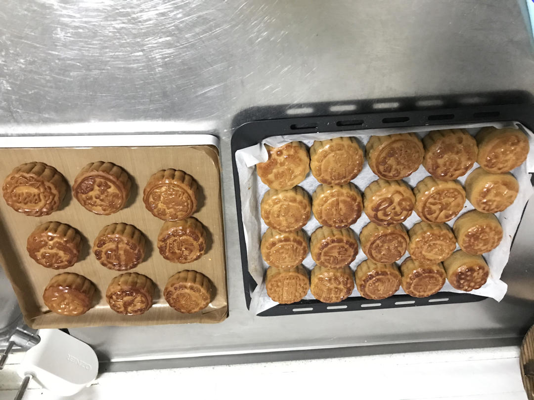 椰蓉蔓越莓月饼（不含糯米粉、淀粉）
