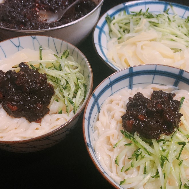 正宗老北京炸酱面 附手擀面做法 的做法步骤图 可能是颗人参吧 下厨房 正宗老北京炸酱面 附手擀面做法 的做法步骤图 可能是颗人参吧 下厨房