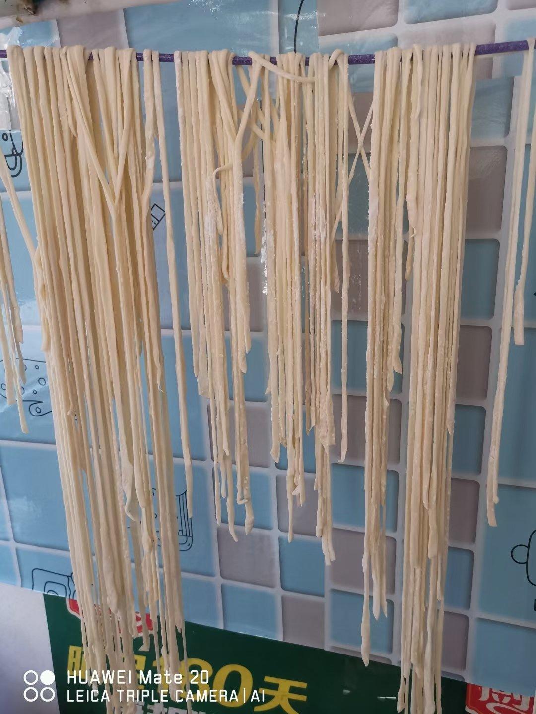 木有面条机也可以做出Q弹 纯手工鸡蛋面