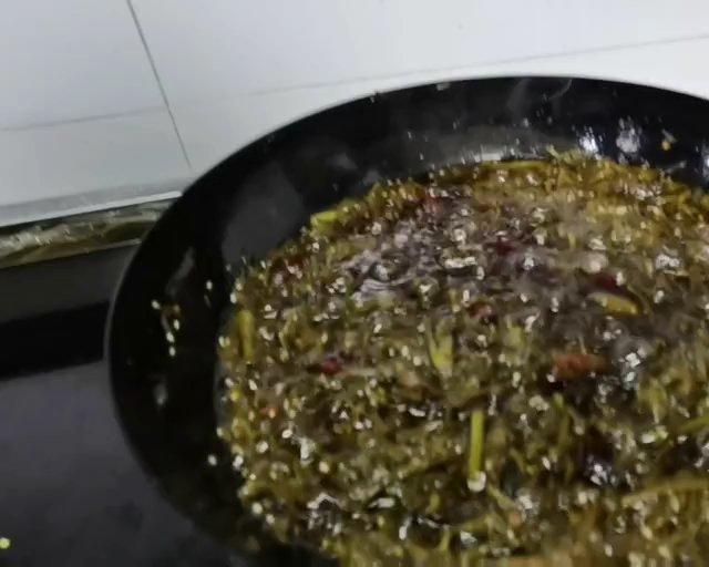 下饭神器油香椿