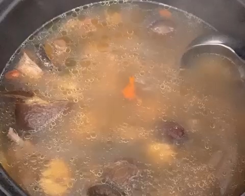 粟米炖老鸽汤的做法