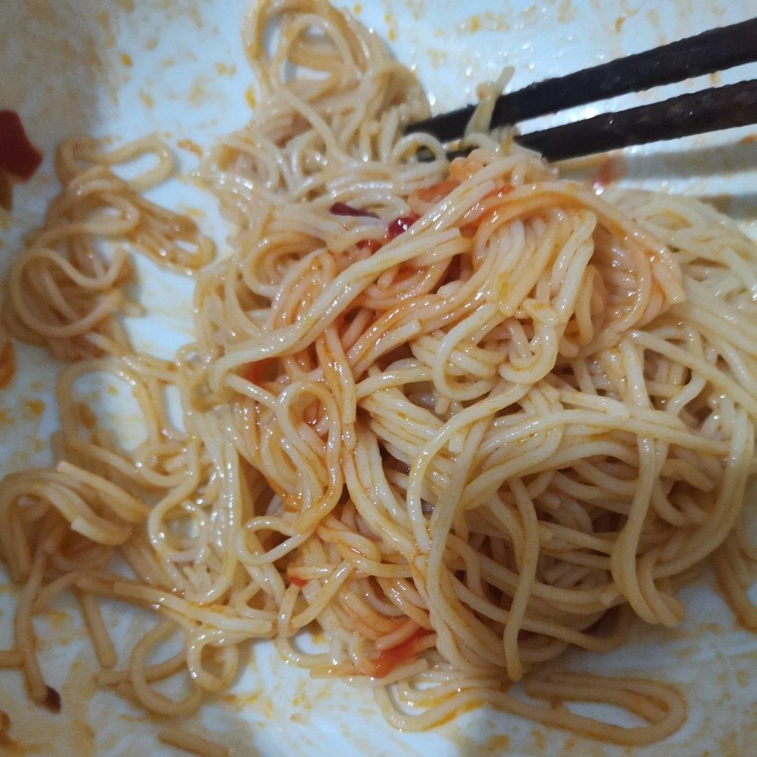 李锦记蒜蓉辣酱拌面