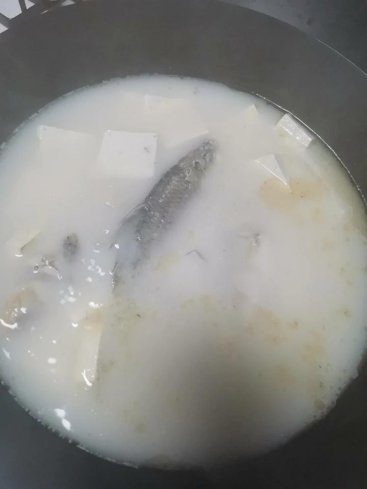 奶白鲫鱼豆腐汤|一条鱼最后的温柔