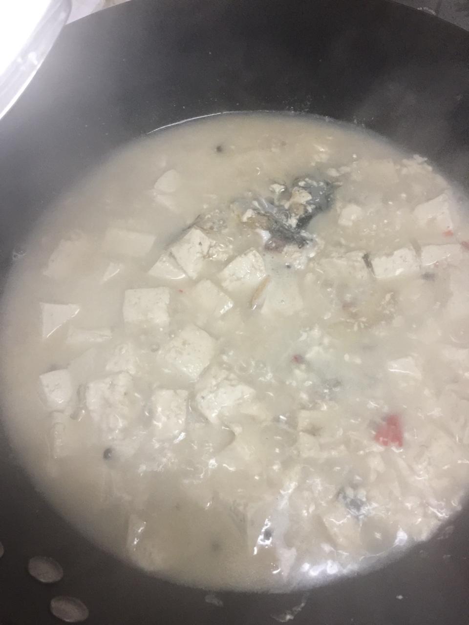 鱼头豆腐汤