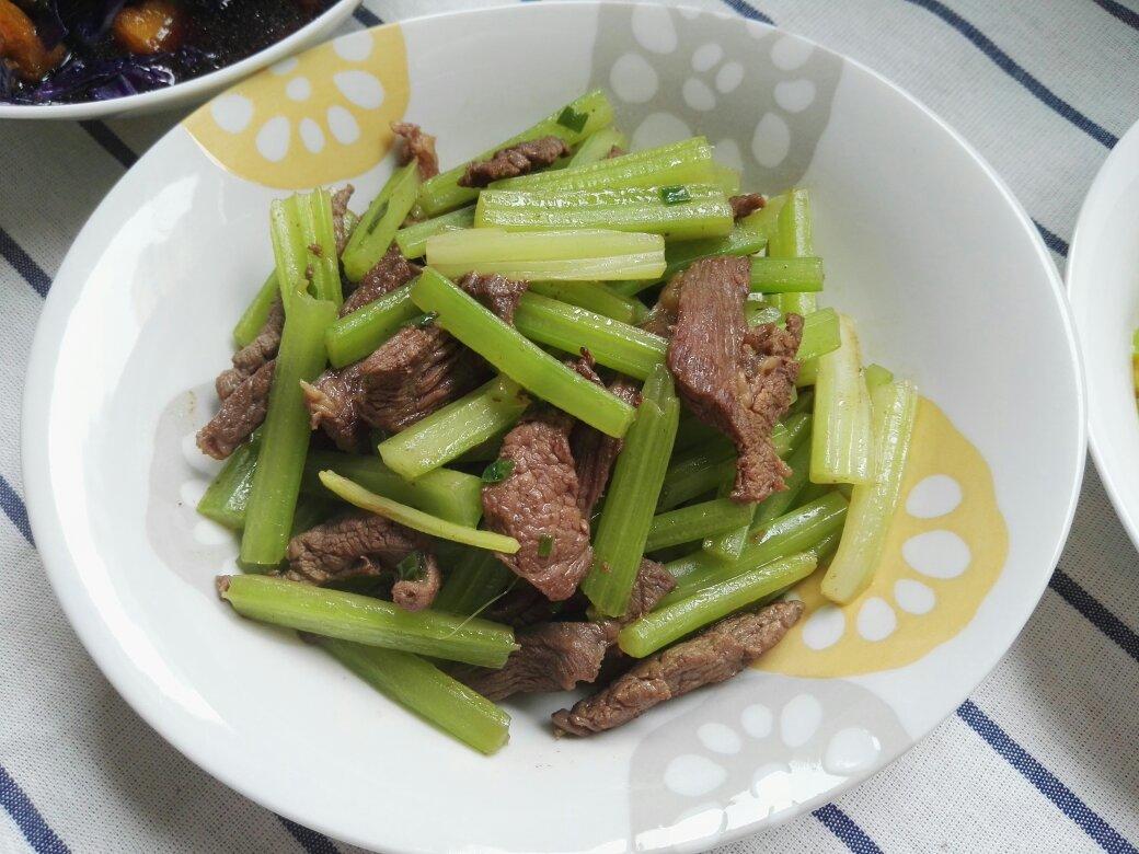 西芹肉丝（西芹好吃的秘诀）