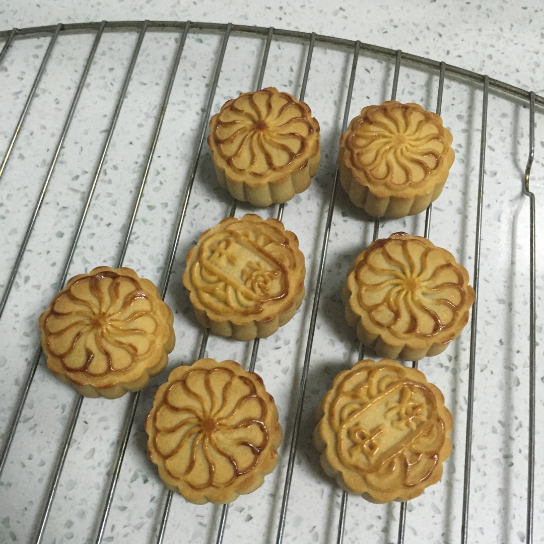 广式月饼——蛋黄莲蓉月饼