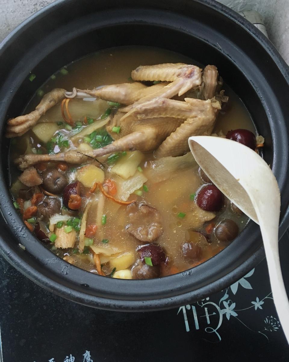 红枣枸杞乳鸽汤