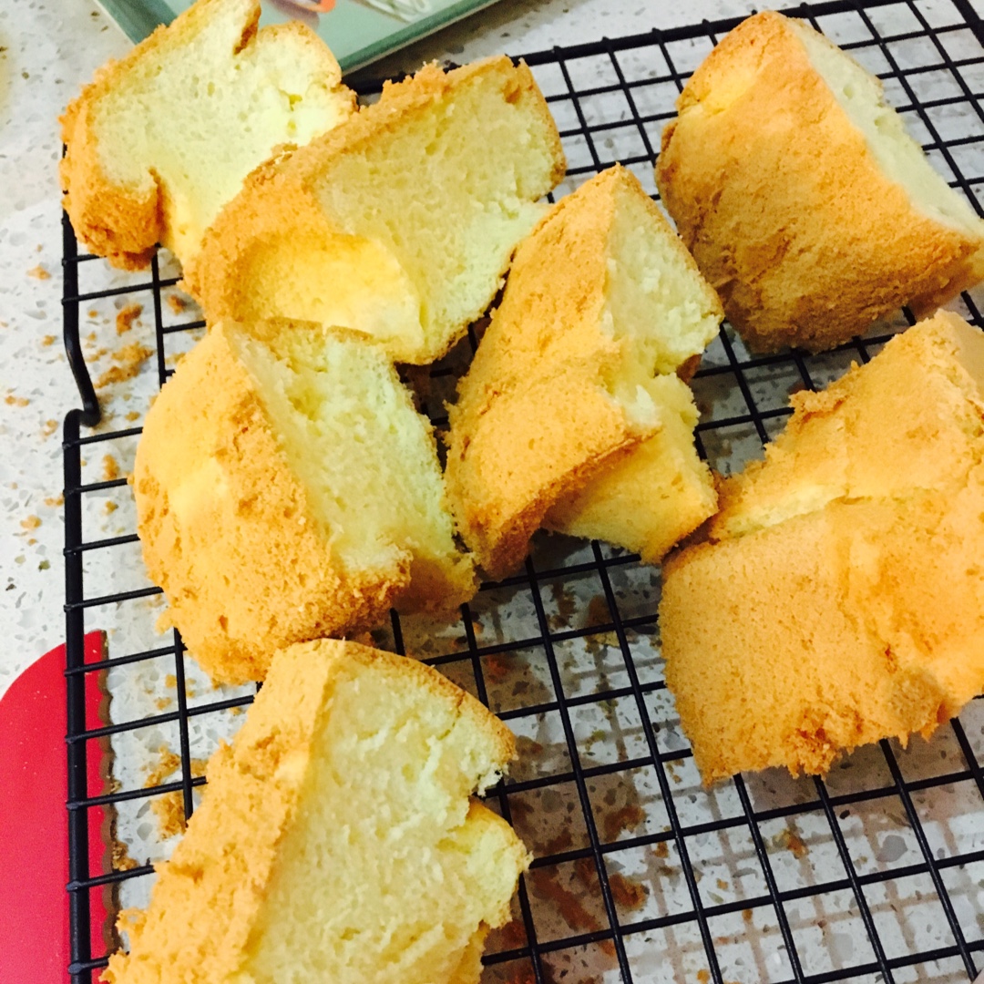 超简单完美戚风蛋糕（6寸2蛋）附打发、翻拌、脱模视频