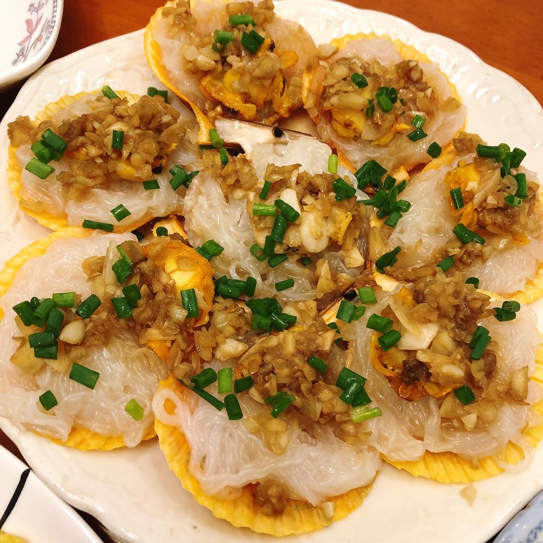 蒜蓉粉丝蒸扇贝粉丝入味有诀窍