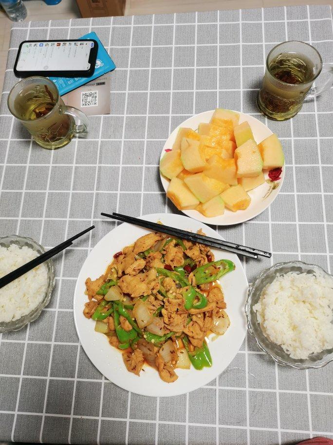 嫩而不材的青椒炒鸡胸肉