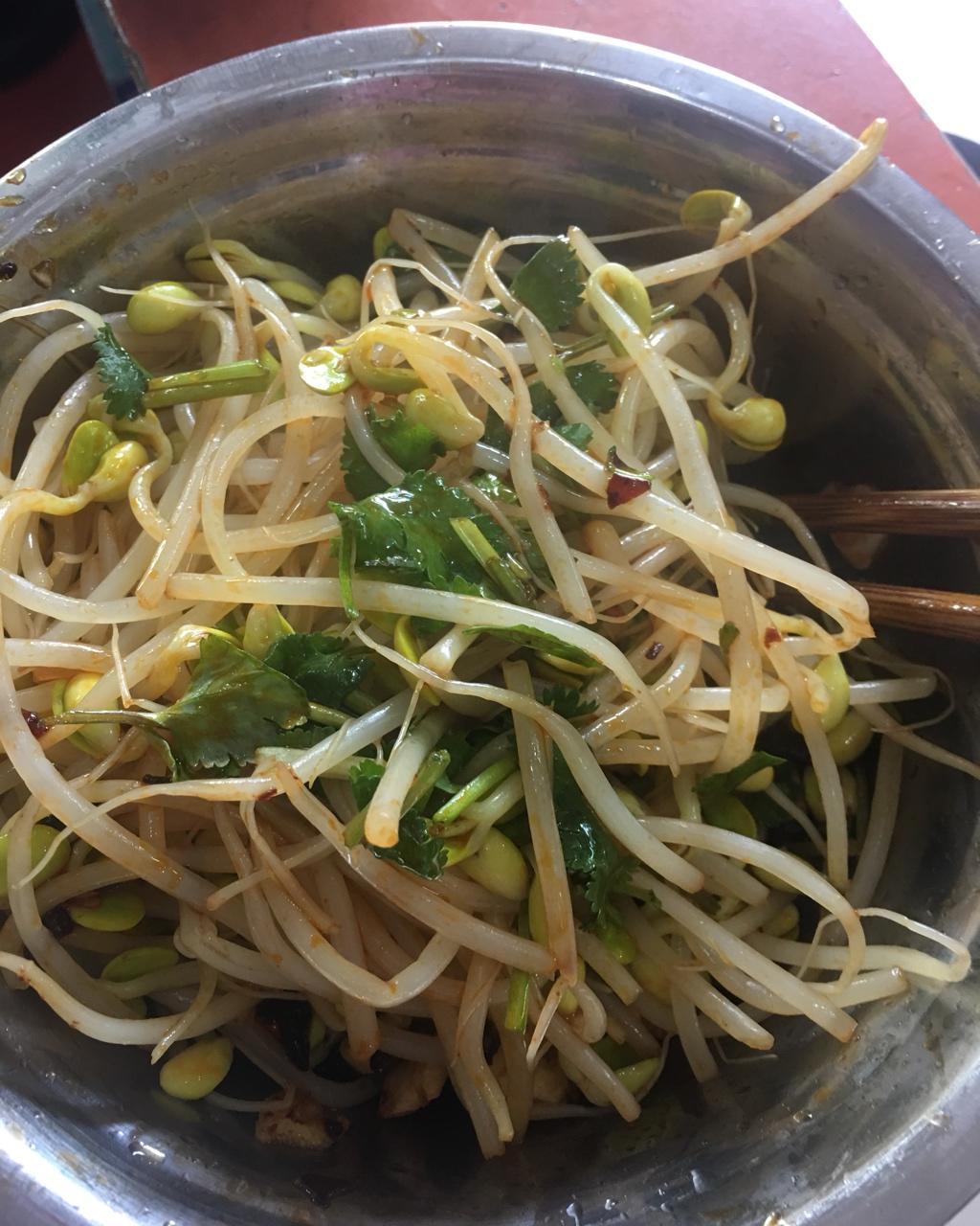 快手凉拌爽口豆芽