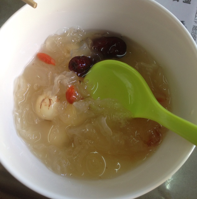 红枣银耳莲子羹