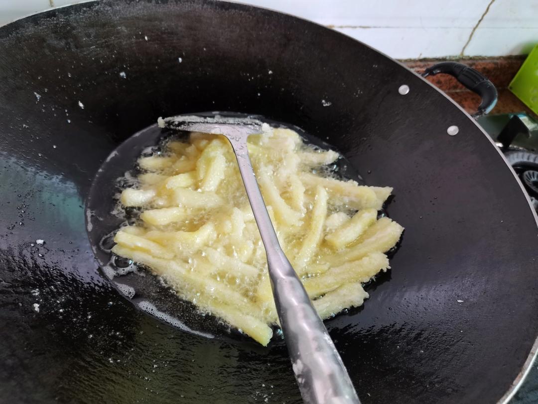 薯香松脆的自制炸薯条