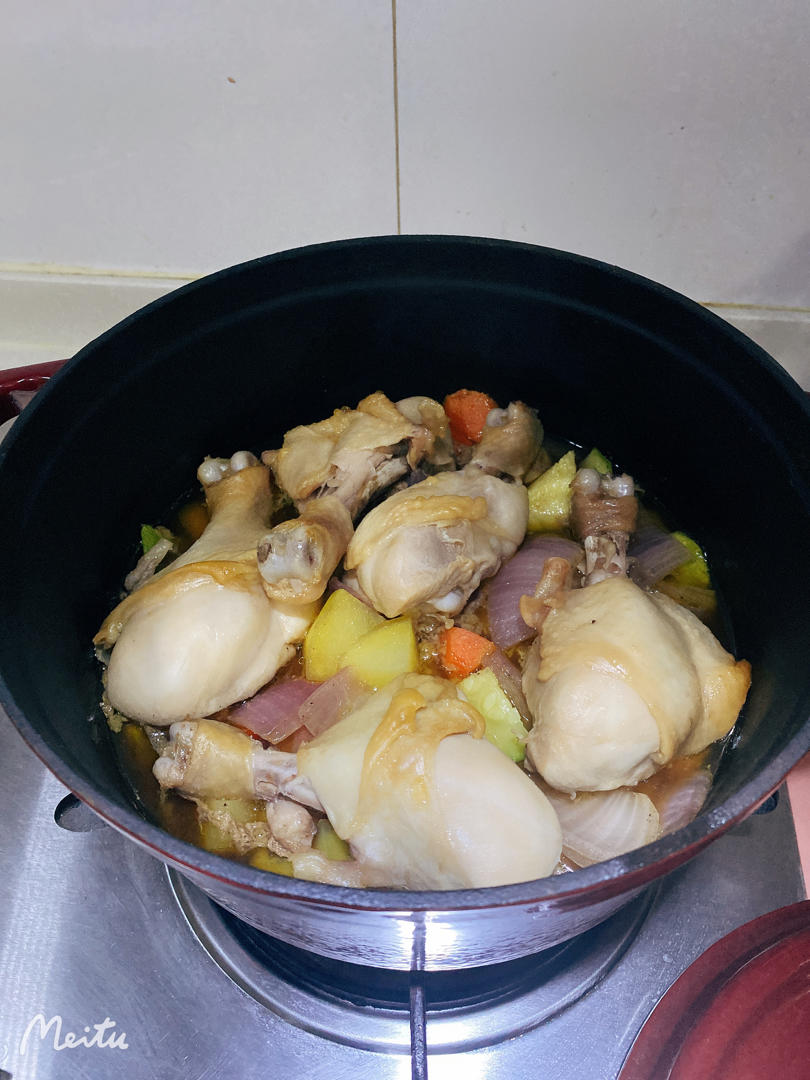 无水杂蔬鸡腿【6月北鼎珐琅铸铁锅食谱】