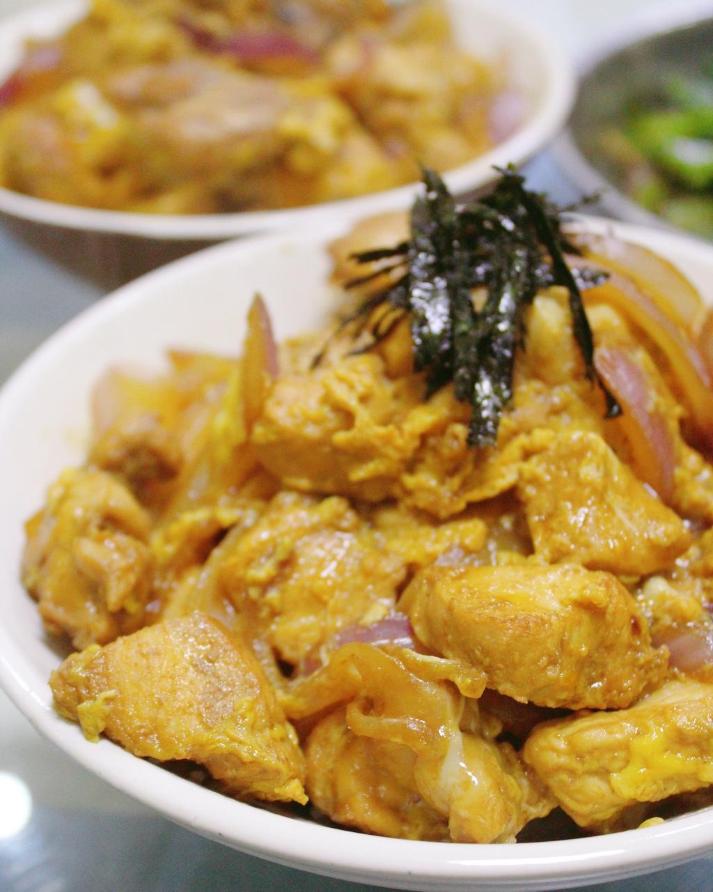 花的懒人料理之亲子盖饭（滑蛋鸡肉饭）