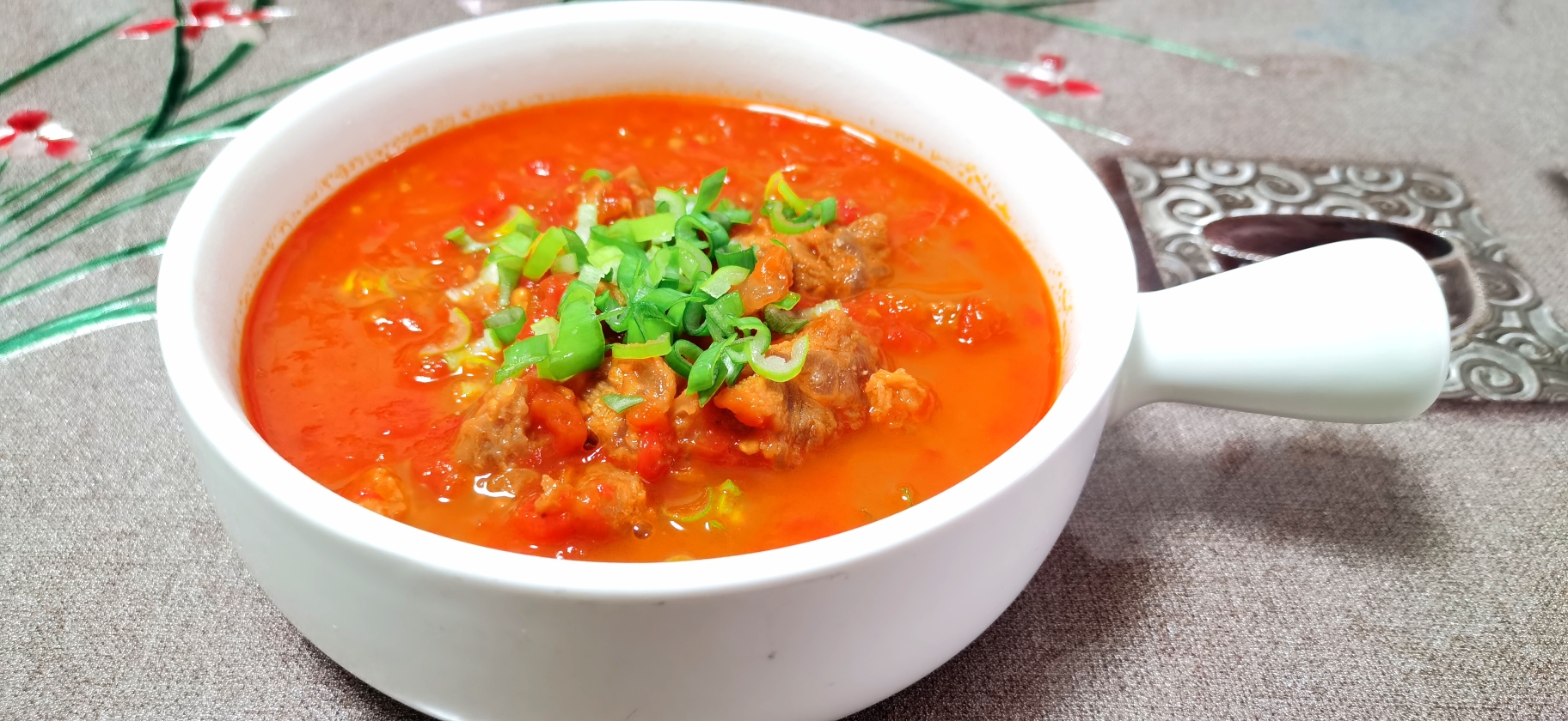 西红柿炖牛肉（番茄纯炖，不加水，汤浓肉嫩）的做法
